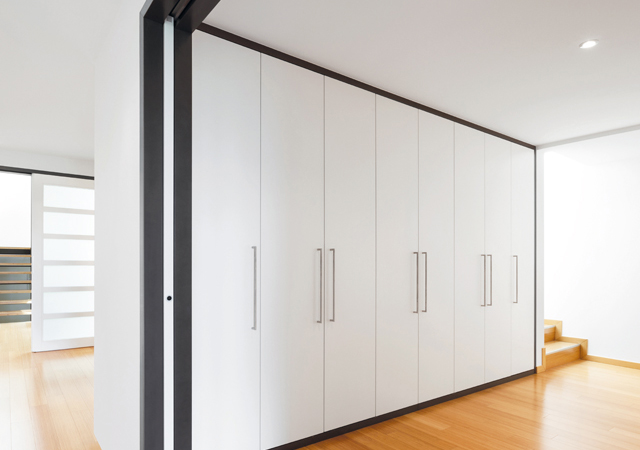 WARDROBES & CLOSETS